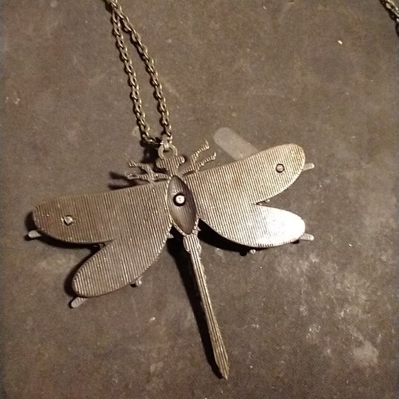 Steampunk gears and cogs rustic silver tone dragonfly necklace 2" long 2… - Picture 3 of 4